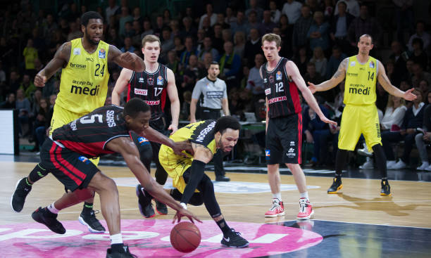 攻守兼备的 攻守兼备的